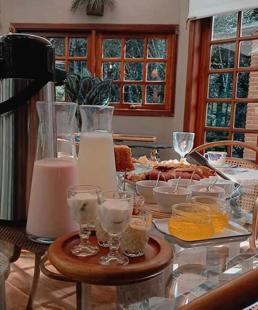Pousada Casa Serena - Conforto E Exclusividade Em Campos do Jordão 0*,  البرازيل