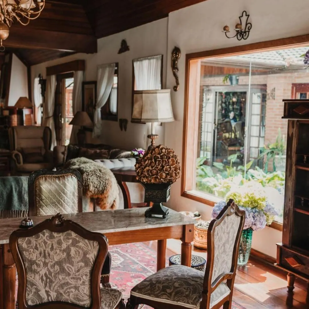Pousada Casa Serena - Conforto E Exclusividade Em Campos do Jordão 0*,