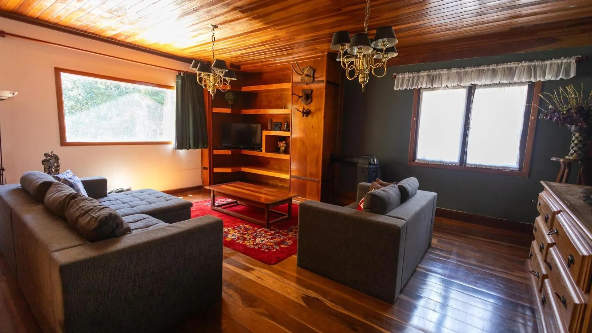 Pousada Casa Serena - Conforto E Exclusividade Em Кампус-ду-Жордау