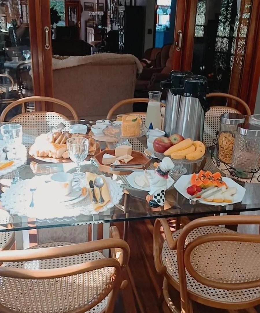 Pousada Casa Serena - Conforto E Exclusividade Em Кампус-ду-Жордау 0*,